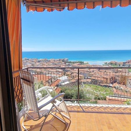 Thekeystudio, La Casa Del Mare Azzurro With Seaview Ventimiglia Exterior photo