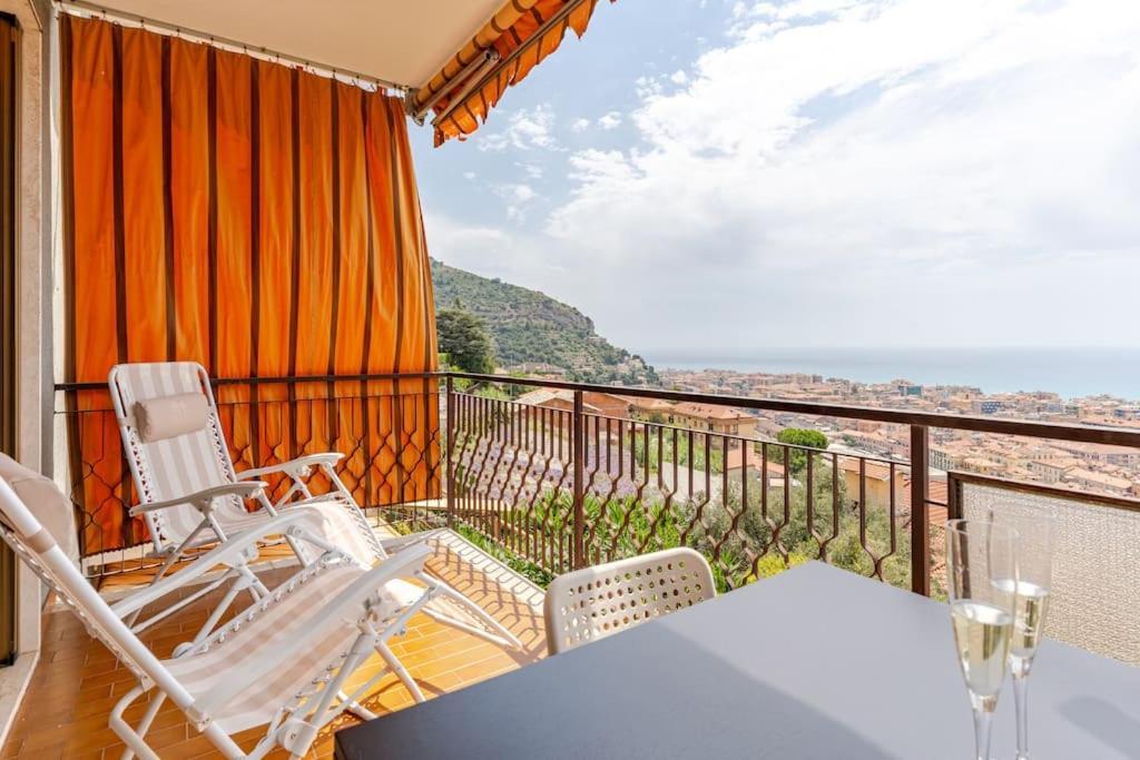 Thekeystudio, La Casa Del Mare Azzurro With Seaview Ventimiglia Exterior photo